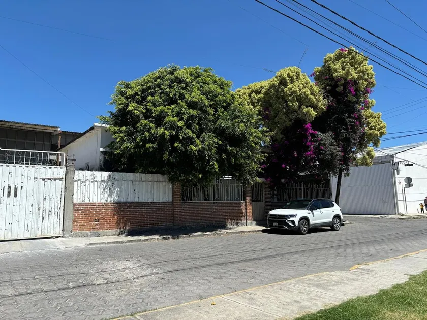 La Casa de Pablo (On the second level) - Image 1