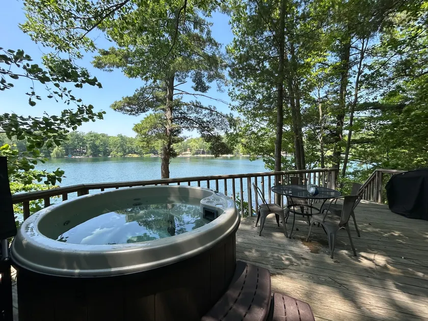Lakefront Hot Tub Getaway - Image 1
