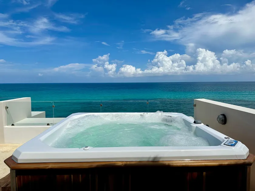 Beachfront tropical paradise for families - Image 1