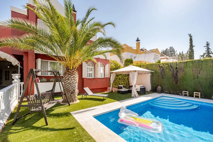 Luxury White Villa - Image 1