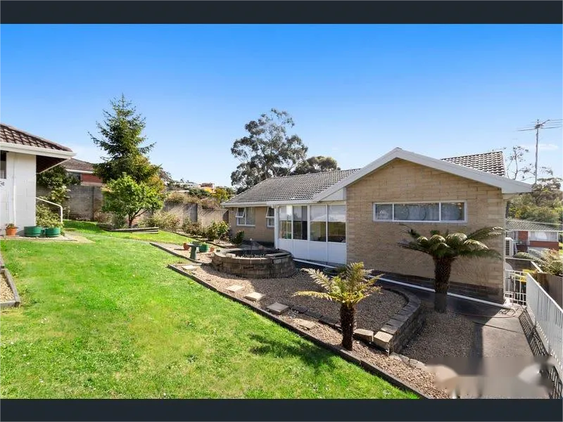 Sunny garden house -10 minutes to CBD,Luxury villa - Image 1