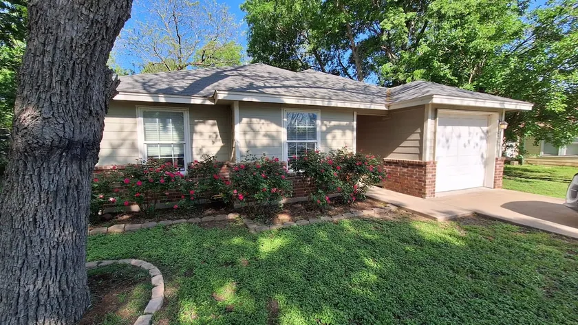 Beautiful and award-winning house in Belton-Self Check In - Image 1