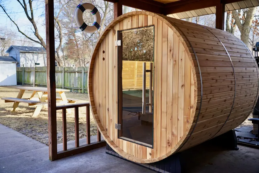 Spring Lake Paradise Pool Home w/Sauna, Cable, Bar - Image 1