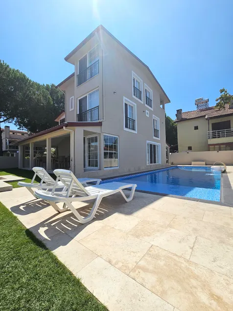 Luxury 5BR Villa w Pool & Beach Access Ayvalık - Image 1