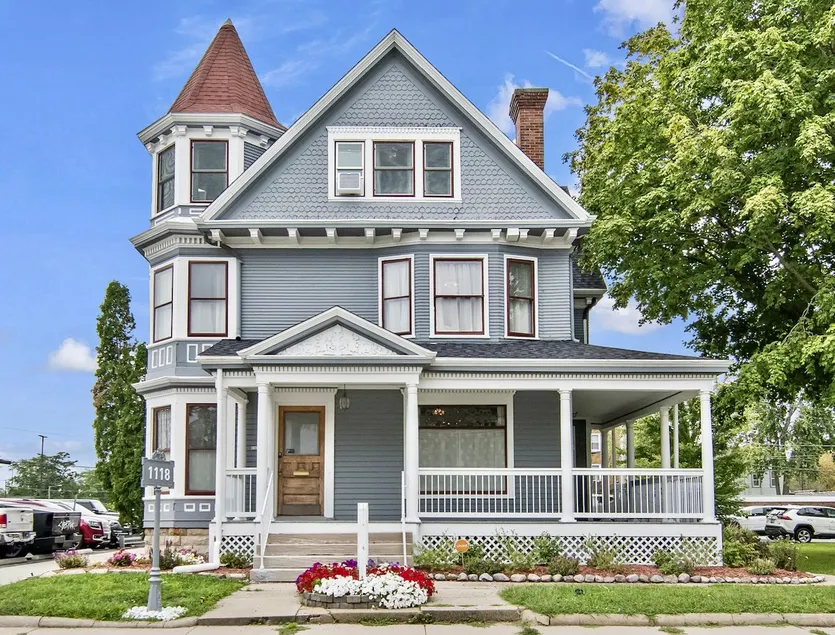 Historic Luxury Stay | Downtown Springfield | Step - Image 1