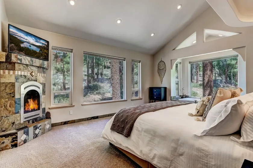 The Boho Alpine Hangout |Hot Tub| BBQ|Sleeps 10 - Image 1