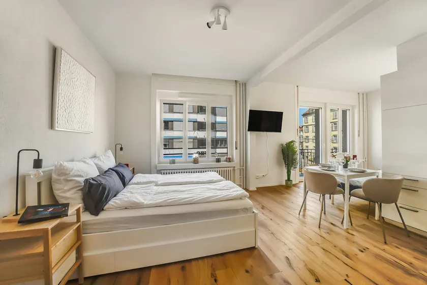 Top modern apartment very central to the fair - Image 1