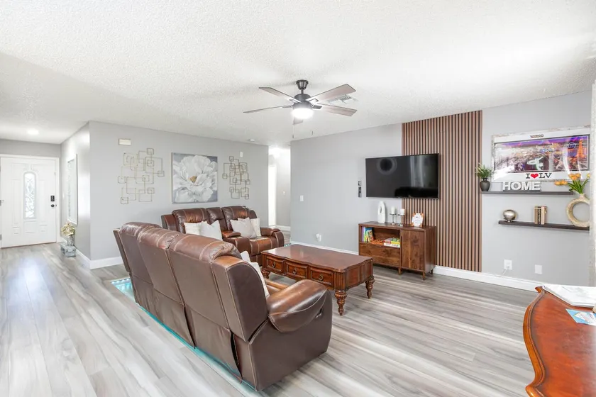 Cozy 3-Bedroom Getaway In Vegas - Image 1