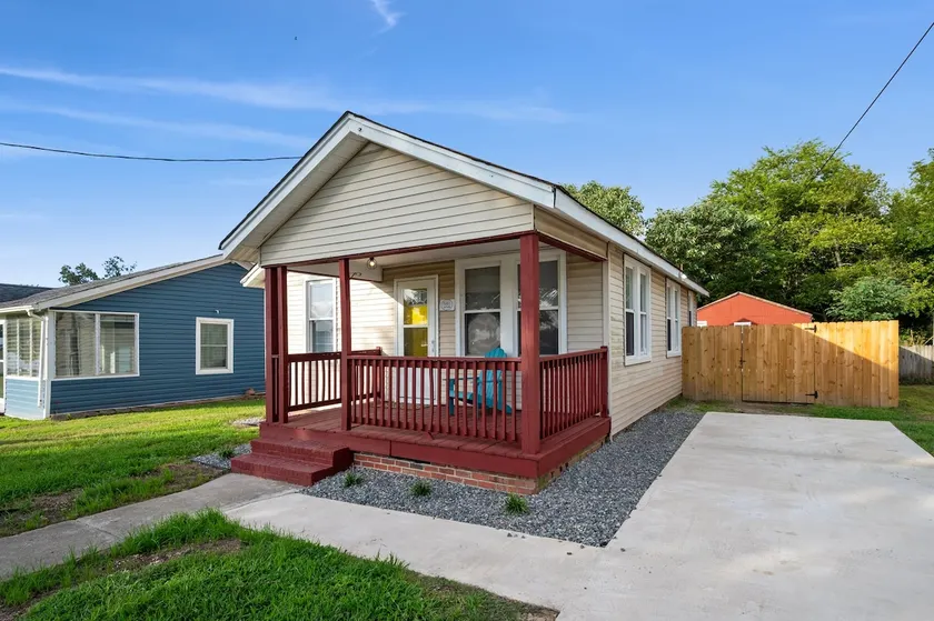 Close Beach Access - 150 Yards to Fishing Pier! - Image 1