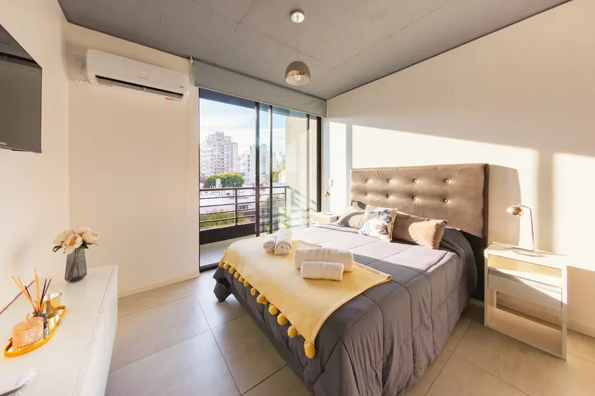 Premium studio with garage and balcony + amenities - Image 1