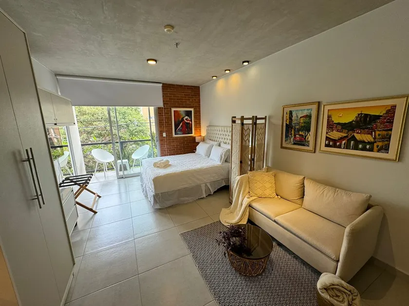 Studio apartment in the heart of Asunción with a balcony facing the street - Image 1