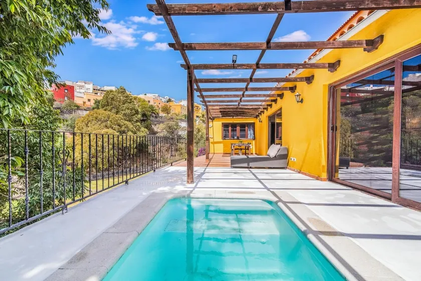 A modern Canarian house - Image 1
