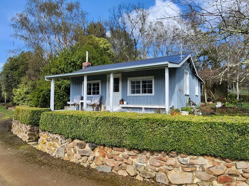 Riverside Cottage - Image 1