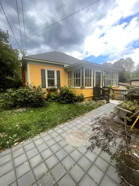 Village Cottage-Walk to Downtown/Rail Trail - Image 1