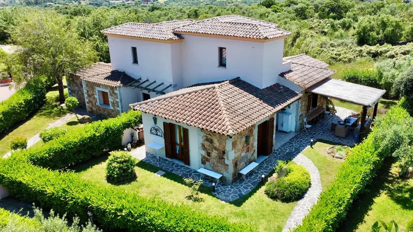 Ca’ Mirto, a charming villa close to dream beaches - Image 1