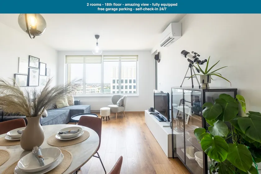 Downtown 2 rooms apartment 18th floor with free parking - Image 1