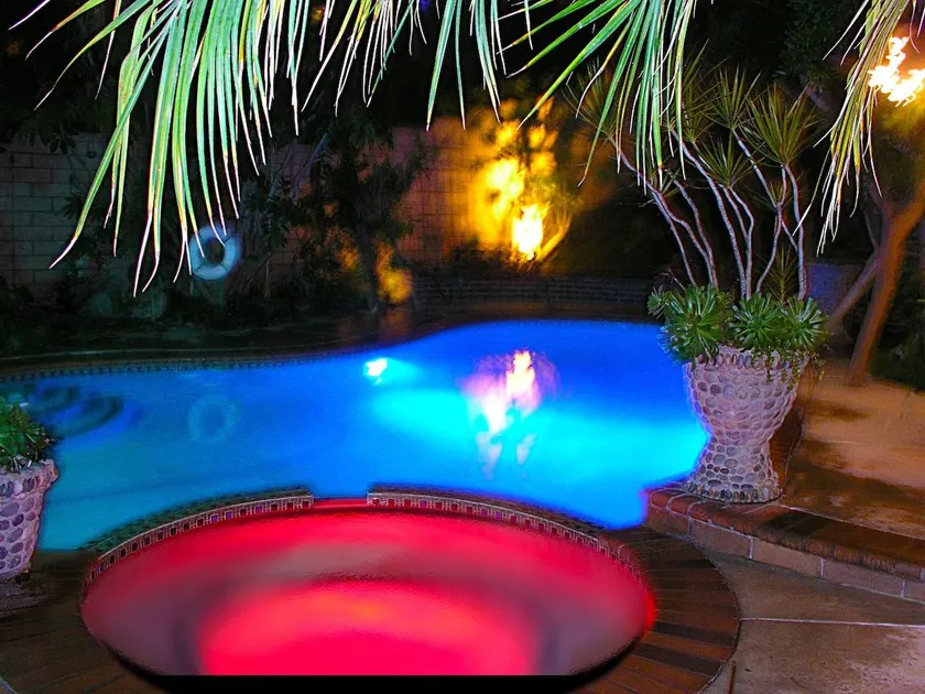 Safe Clean Studio w Jacuzzi by Beach-30 day plus - Image 1