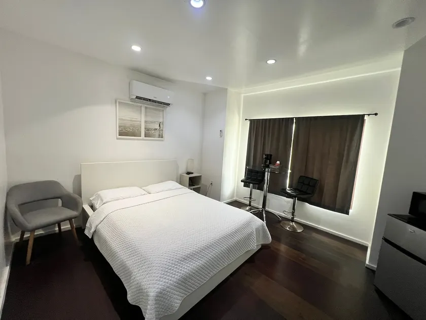 Unit 8 - Miami Place in Edgewater - Image 1