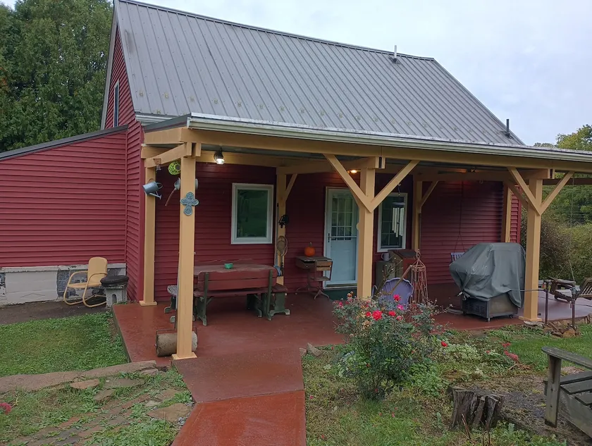 Yew Arbor Cottage - Image 1