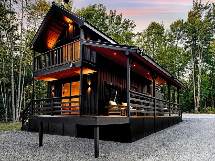 Romantic Chalet - Private Hot Tub + Sauna - Image 1