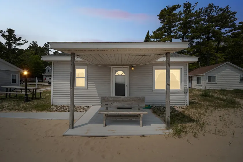 Family-Friendly Lake Retreat - Image 1