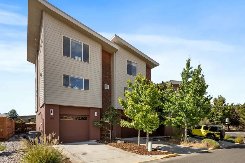 The Dalles Lone Pine Townhome - Image 1