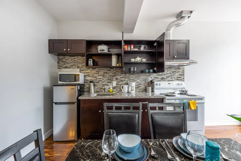 Peaceful 1BR Oasis Near Niagara Falls Attractions - Image 1