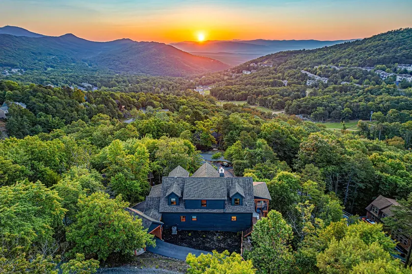 Huge Views | HotTub | Theater | Rec Room | Sauna - Image 1