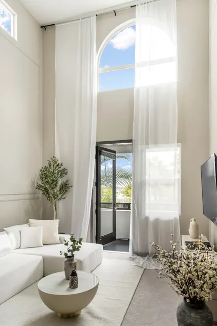 Casa Portofino® Grand Luxury 3BR Condo w/ Gym Pool - Image 1
