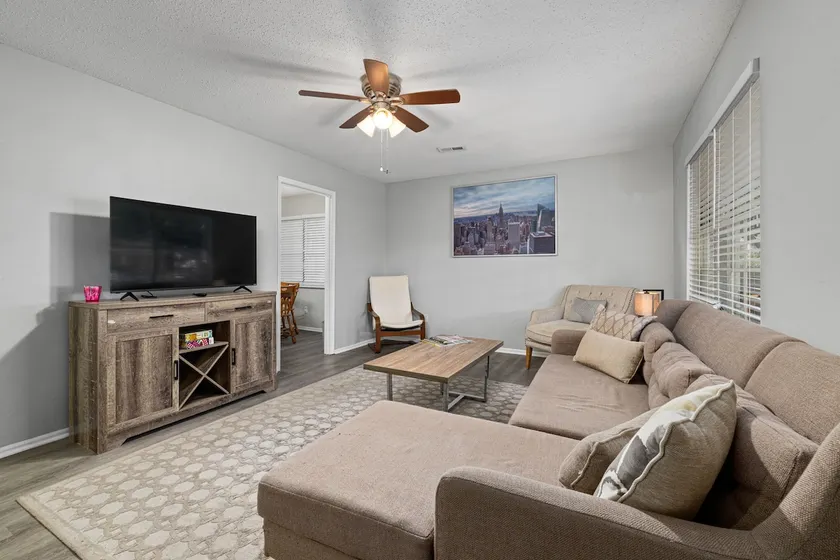 3 Bed, DT RAL, mins to Walnut Ck - Image 1