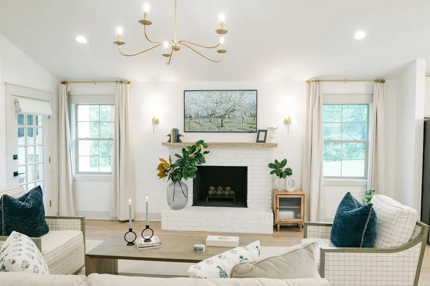 4br|3ba, renovated, spacious, outdoor fireplace - Image 1