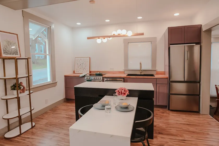 Walnut Street Retreat - Image 1