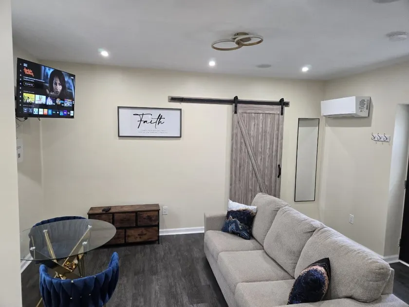 1BR Apt In Darby 13Mins to PHL Airport - Image 1