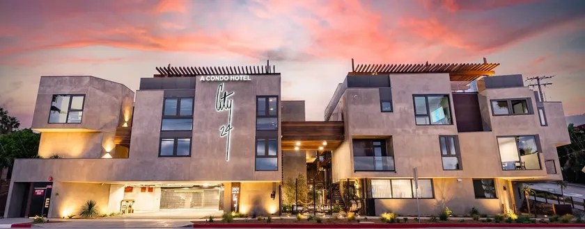 Sleeps 4 | Parking, Bay Views, Rooftop, Priv Patio - Image 1