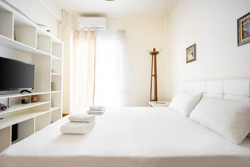 Acropolis 5 Hills 1st FLR Aprt by Lodgespot - Image 1