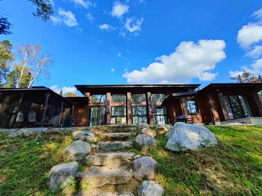 Nature modern lake retreat - Image 1