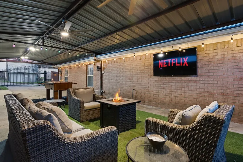 Amazing 3 Bdr Retreat in Oak Cliff • Bishop Arts! - Image 1