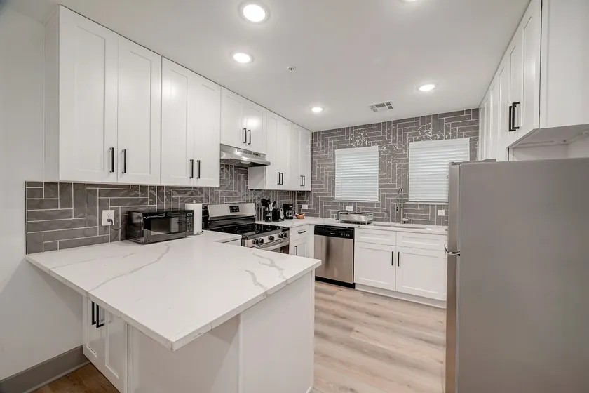 2 Bed / 2 Bath APT Medical Center Cozy Newly built - Image 1