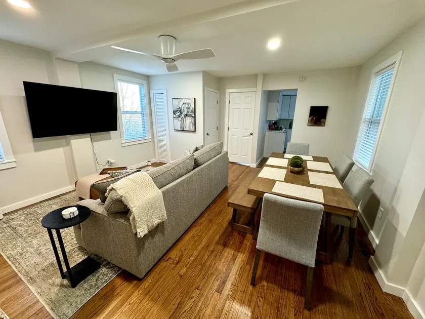 2 Bedroom .3 miles from commons - Image 1