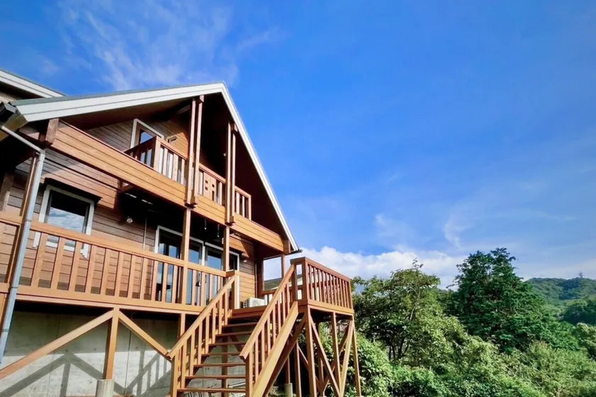 [Minamiboso] BESS Log House, spacious living room, large loft, terrace with sea, sunset and starry sky views, garden with BBQ - Image 1