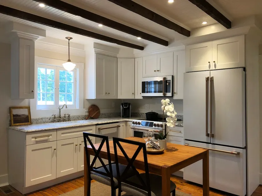 White Oak Hill - Historic Farmhouse Retreat - Image 1