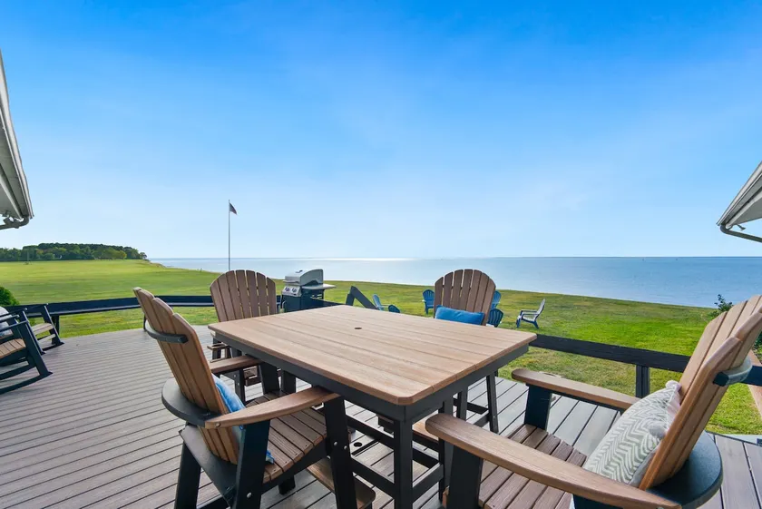 Relaxation by the Bay! - Image 1