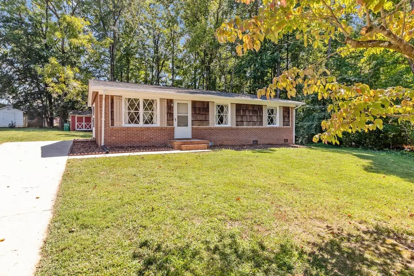 Quaint Granite Quarry Home- Fire pit & Game Room - Image 1