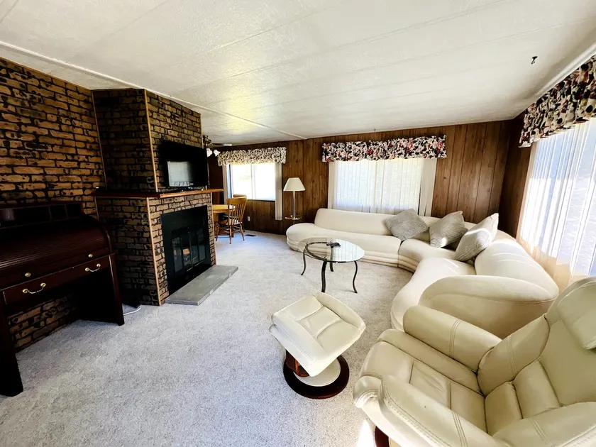 The Retro Retreat - Image 1