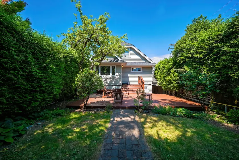 Charming 3BR Upper-Level Home Near UBC | Parking - Image 1