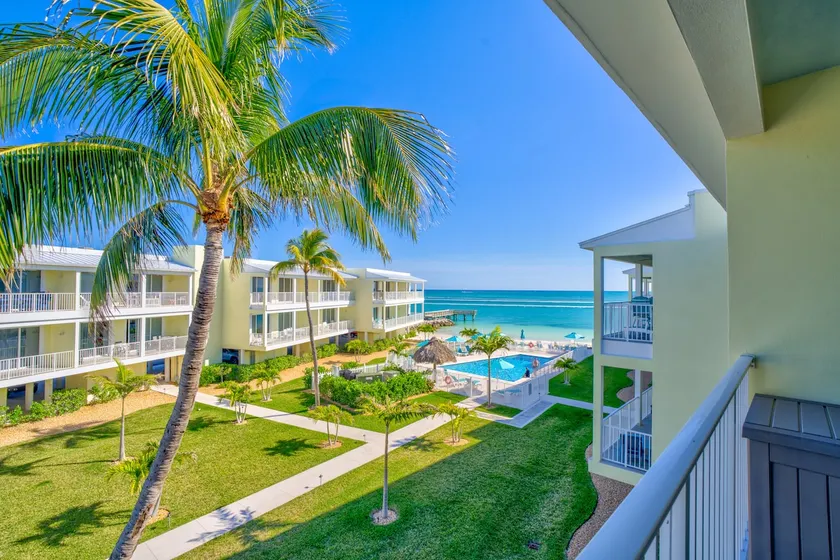 *NEW* Finer Things-Beach/Pool - Image 1