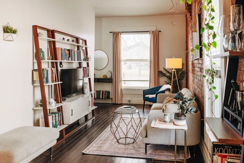 Trendy 1BR w/Office & Wellness Rm l Sunnyside - Image 1