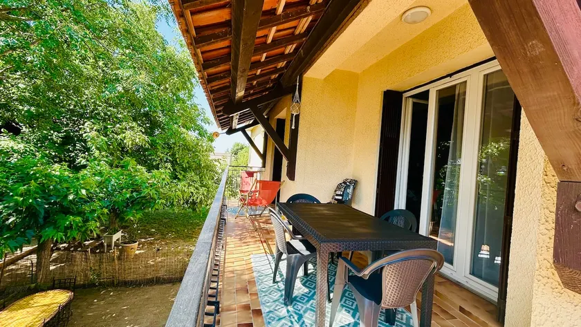 AT THE GRAND 4 bedroom apartment - Image 1