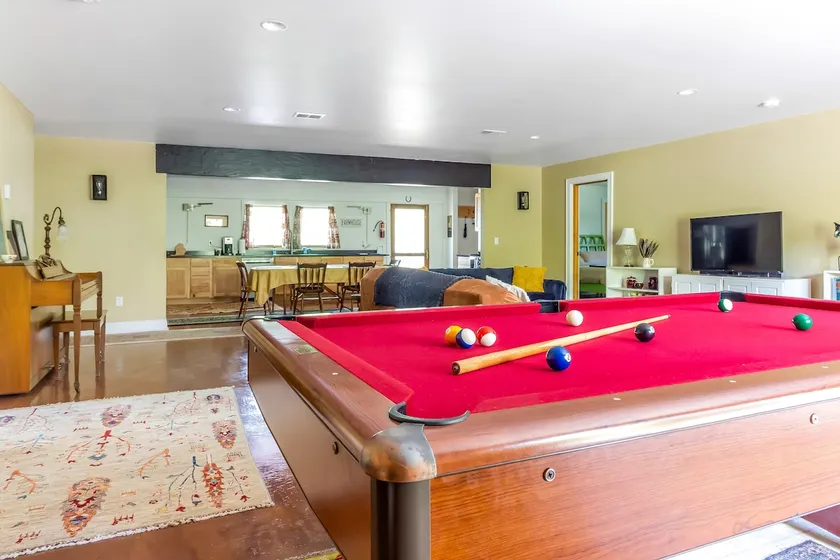 Spacious 4BR Fennville Farmhouse w/ Pool Table - Image 1