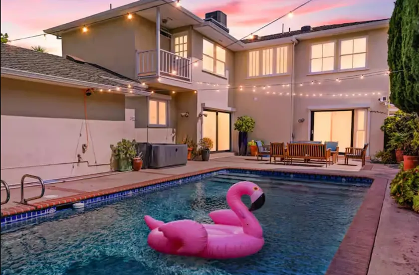 Beverly Hills 6BR Haven w Pool Hot Tub - Image 1